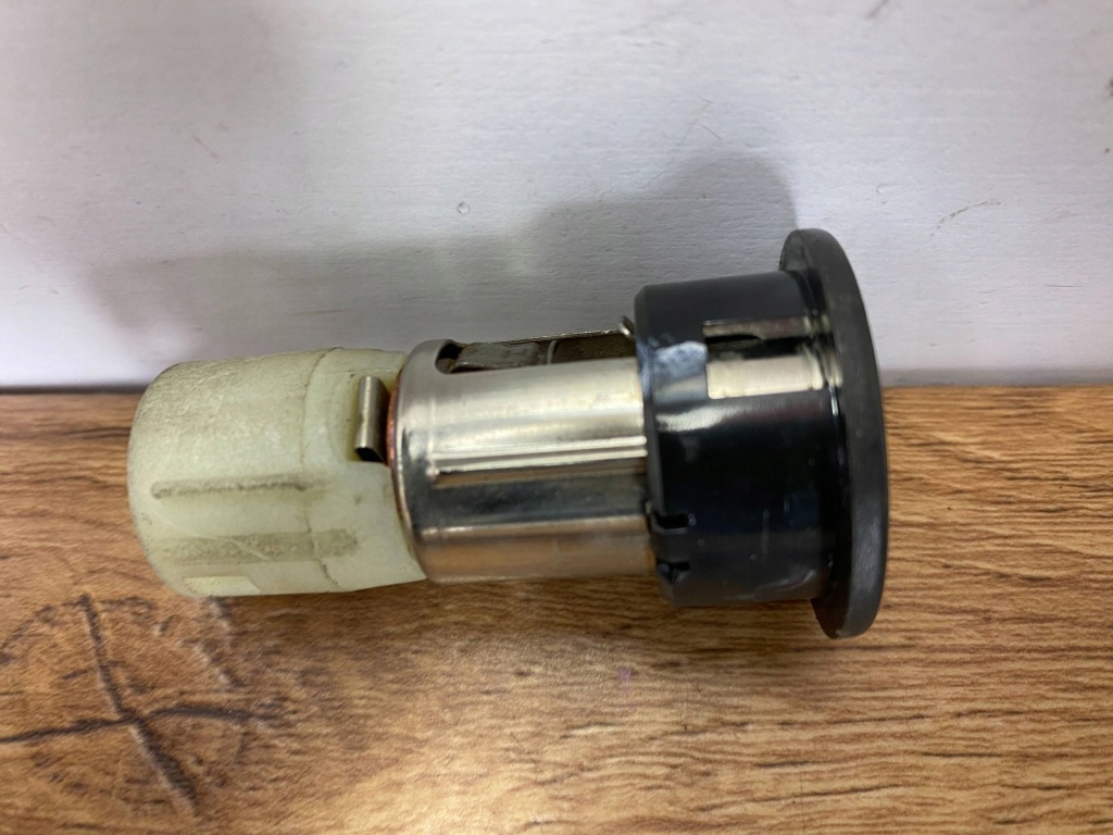 Роз'єм прикурювача chevrolet corvette c6 2005+ Зі Шроту