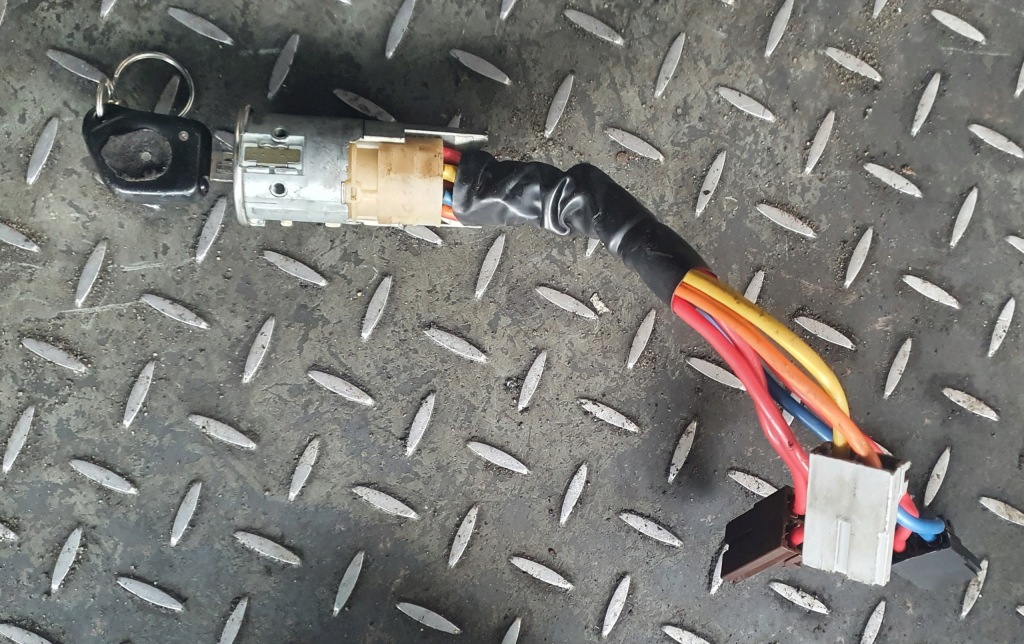 фото №2, Замок запалювання з ключами peugeot 306 lift