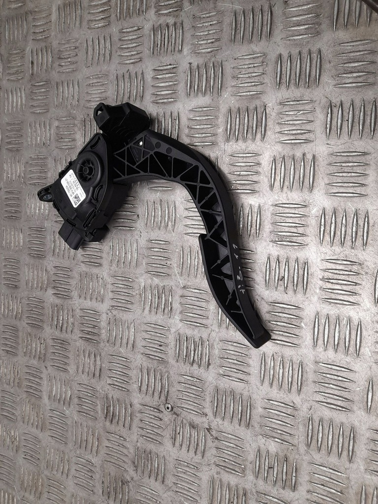 фото №6, Audi a8 s8 d4 4h 2013 перед сторона левая педаль газа / ускорения