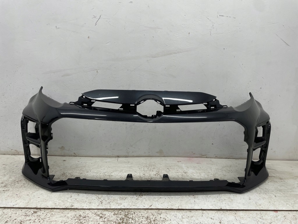 Купити Бампер передні  toyota yaris gr iv