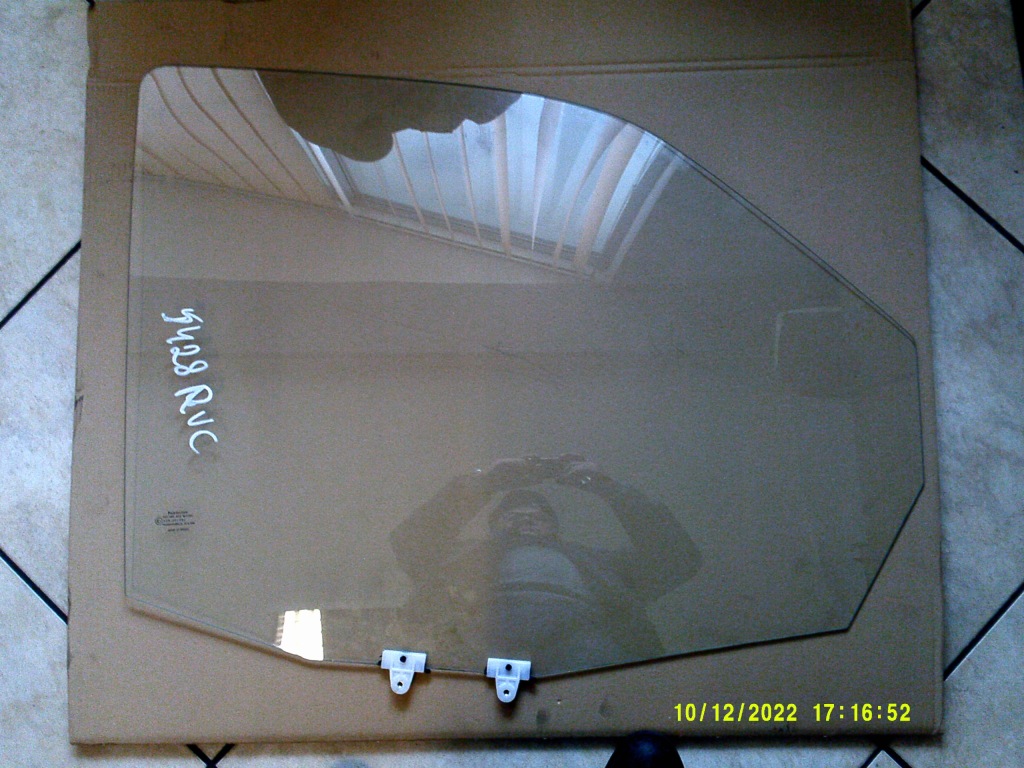 фото №1, Стекло боковая дверь правый перед mercedes vito w638