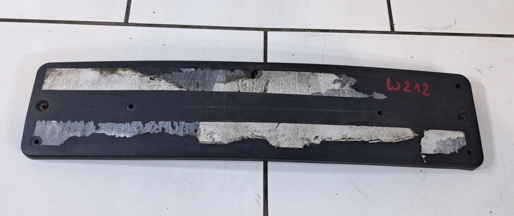 фото №1, Mercedes w212 рамка защита pod номерной знак перед a2128170078 $