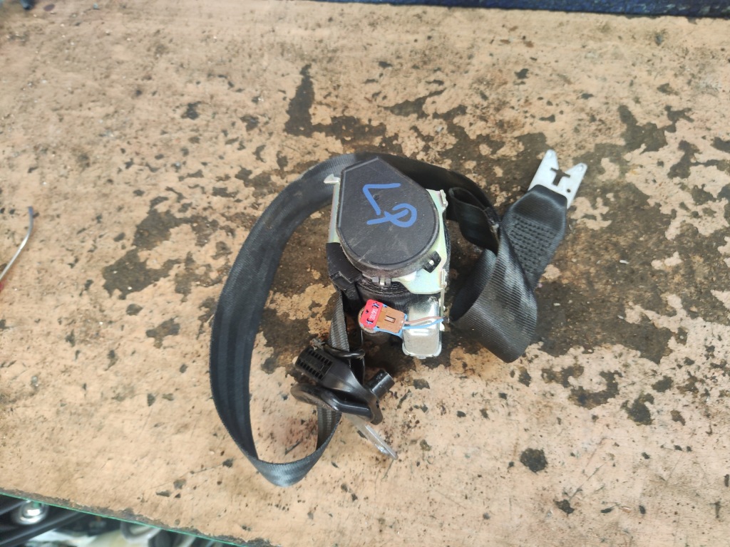 Купить Renault megane 3 рестайлинг  ремень безопасности левое  перед передний 5d