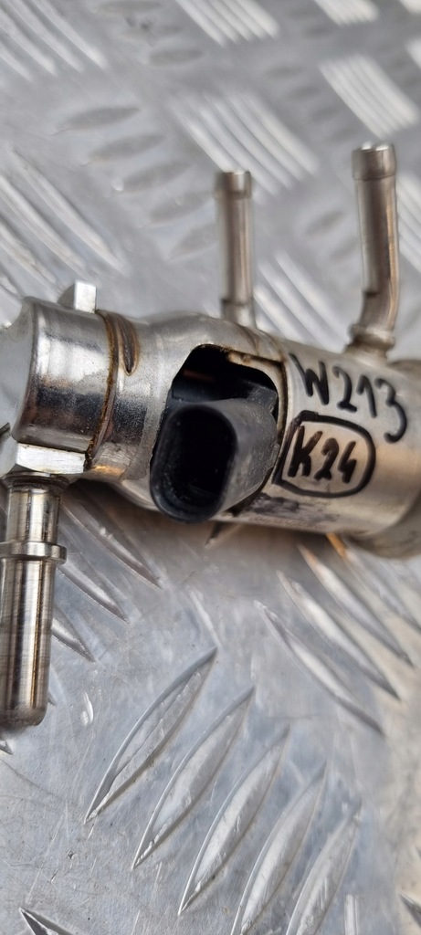 фото №7, Mercedes w213 форсунка adblue a0004901613