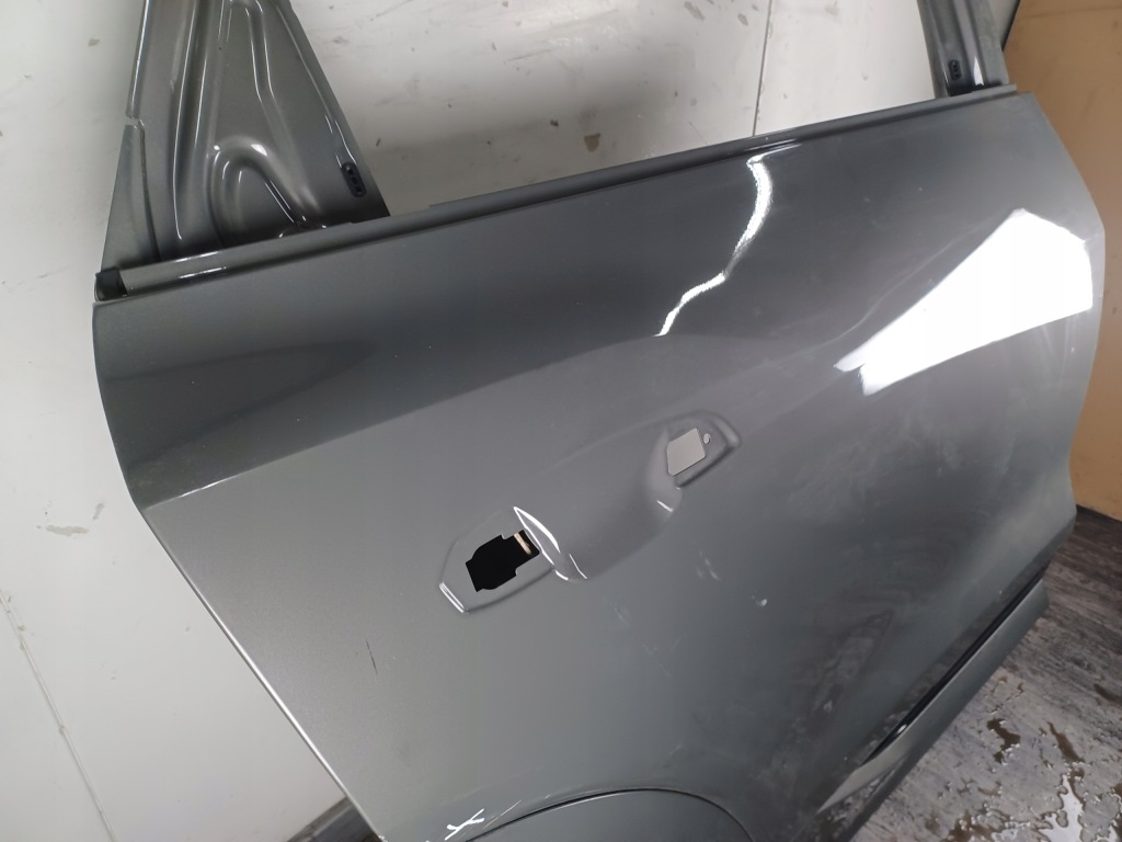 Купити Двері -- audi etron e-tron 4ke задні праве -- задній праві