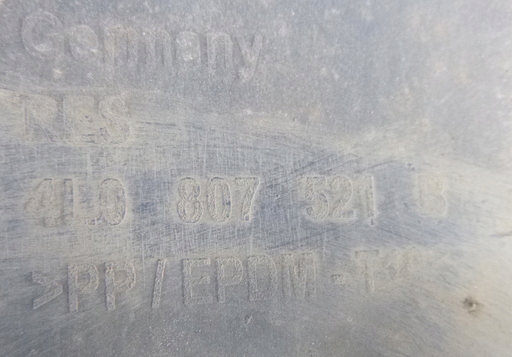 фото №8, Audi q7 бампер задня 4l0807521b