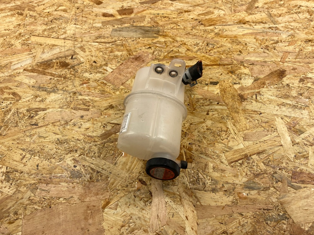 Бак бачок розширювальний lexus rc 2014- Зі Шроту