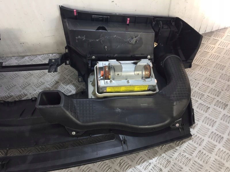 фото №8, Панель приладів приладова панель приладів подушки безпеки toyota yaris ii