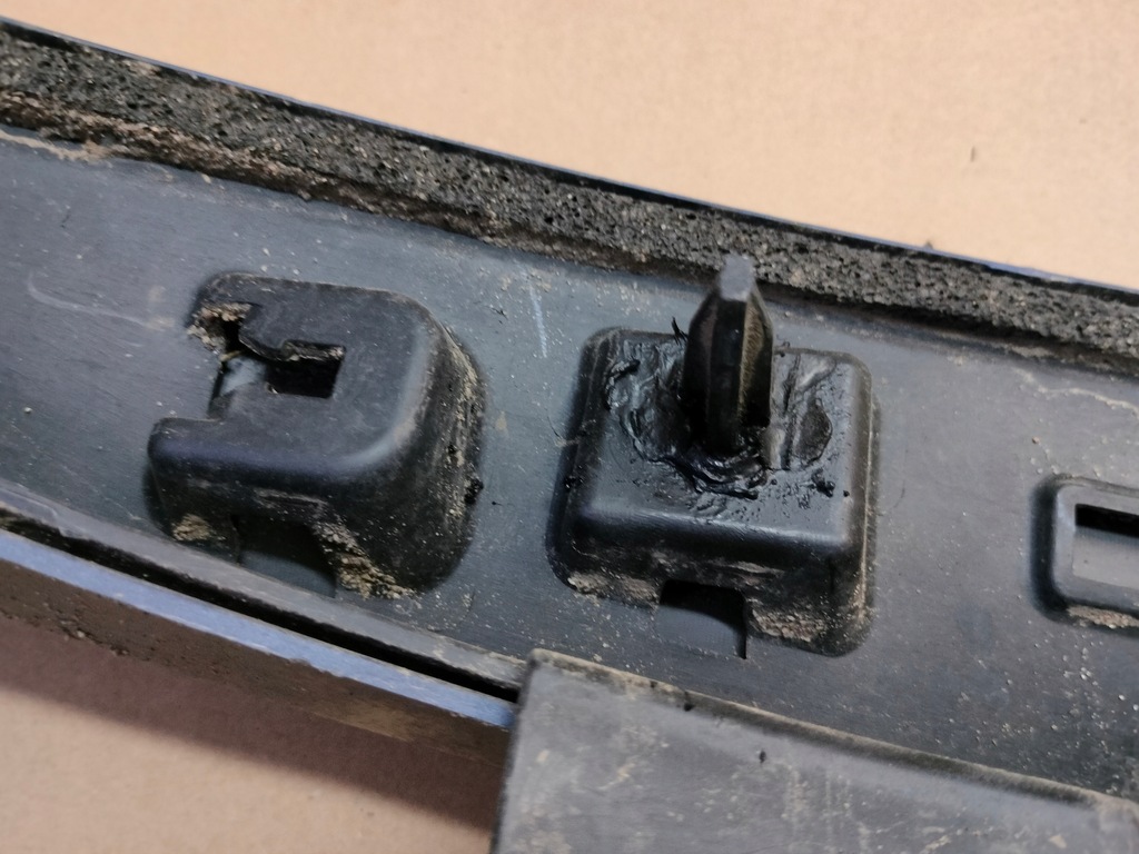 фото №6, Накладка кришки megane iv sedan rpr tylko монтаж