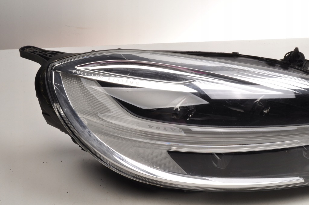 Volvo v40 2 фара правий передня правий перед uk full led 31677021 Доставка