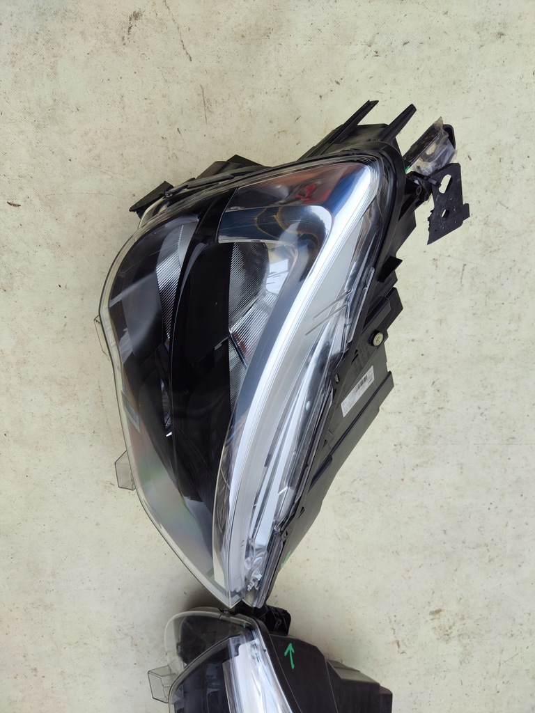 фото №8, Лампа передня права + ліва opel combo e eur ładna оригінал