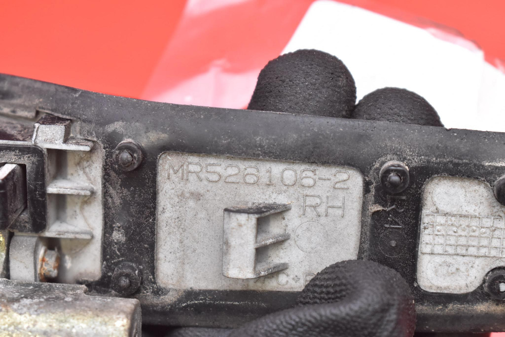 фото №9, Ручка права перед передня czarna mr526106-2 mitsubishi grandis 03-11