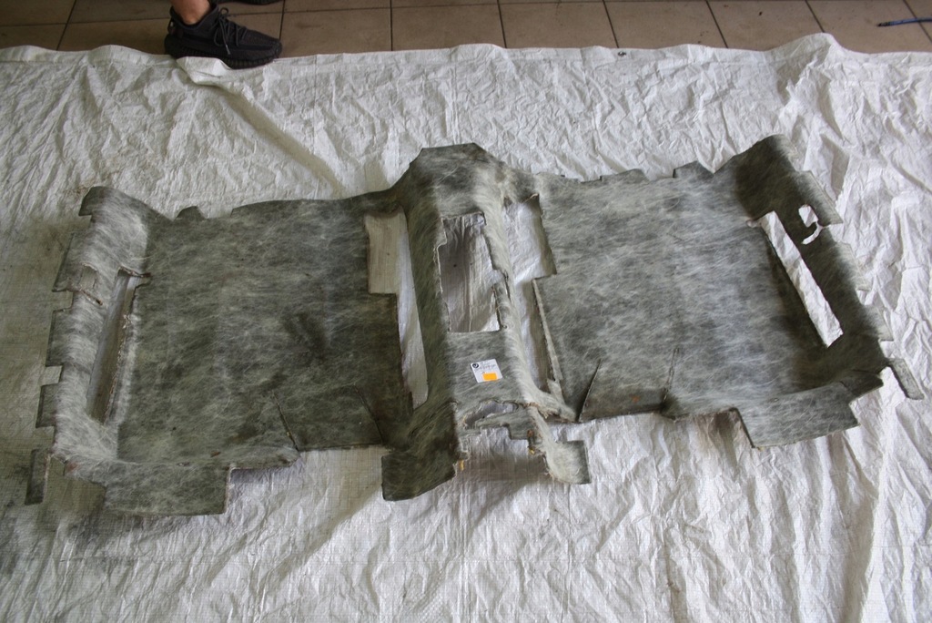 фото №11, Шумоизоляция пол задняя vw golf 4 octavia 1 1j0863955 1u1863955