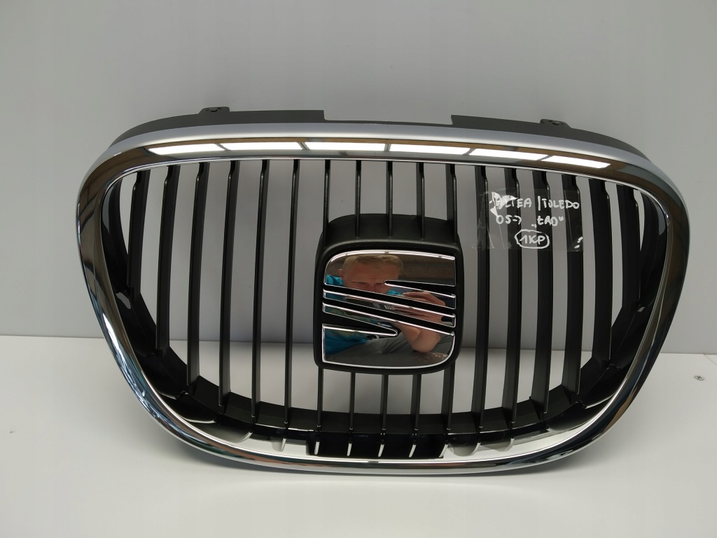 фото №1, Altea toledo ii решітка радіатора решітка радіатора бампера перед оригінальна