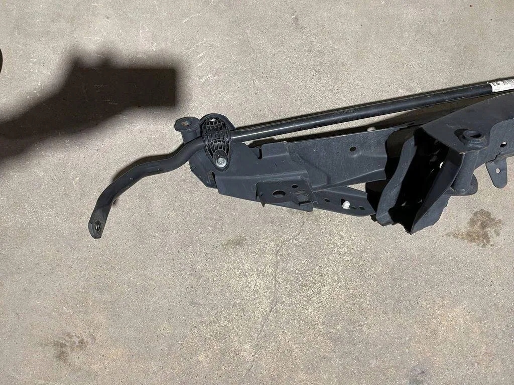 Купить Стабилизатор задний bmw 2 gran tourer f46 6859895 2.0l бензиновый 120kw 2020