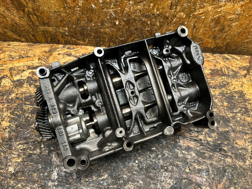 фото №13, Насос оливи audi vw skoda seat 2.0 tdi 03l103537