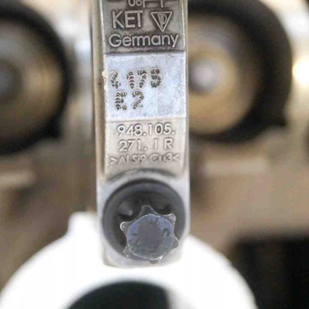 фото №7, Головка правой стороны porsche cayenne 9pa 9481052711r 2690921 4.8l 283kw