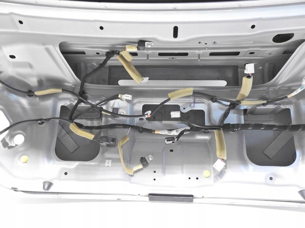 фото №11, Крышка багажника задняя стекло 22v mazda 6 ii gh hb