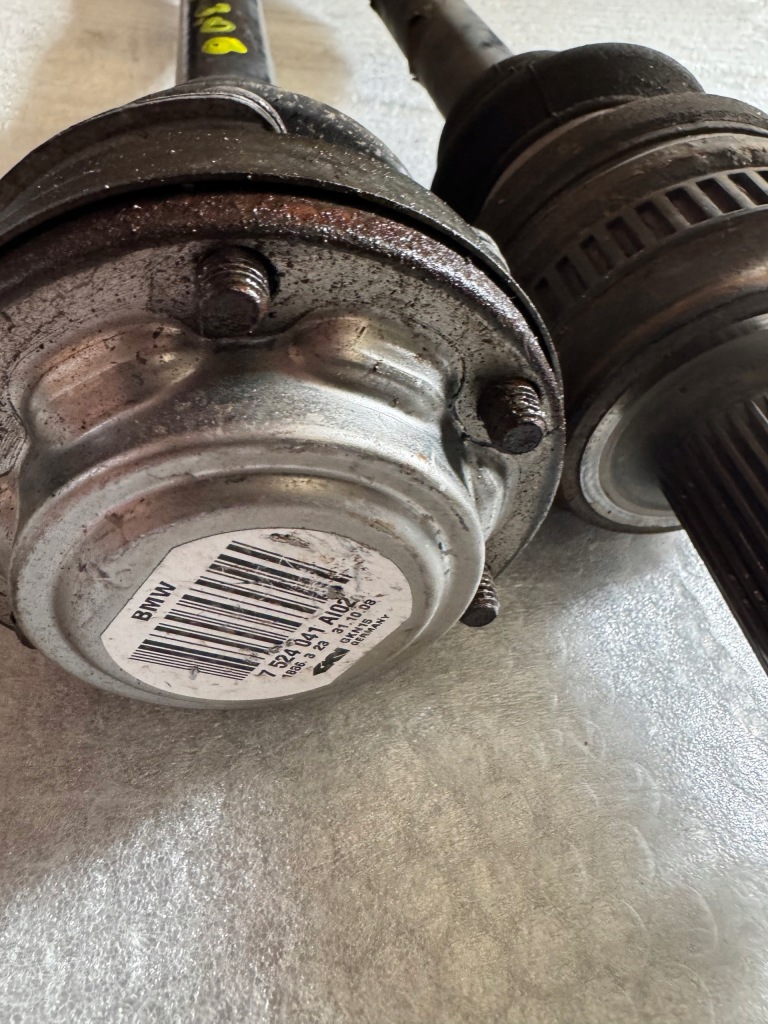 Bmw x3 e83 приводной вал шрус  półośka задняя 7524041 левая с Разборки