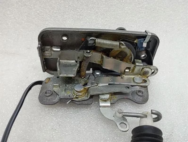 Замок дверей mercedes-benz a4637207802 Недорого