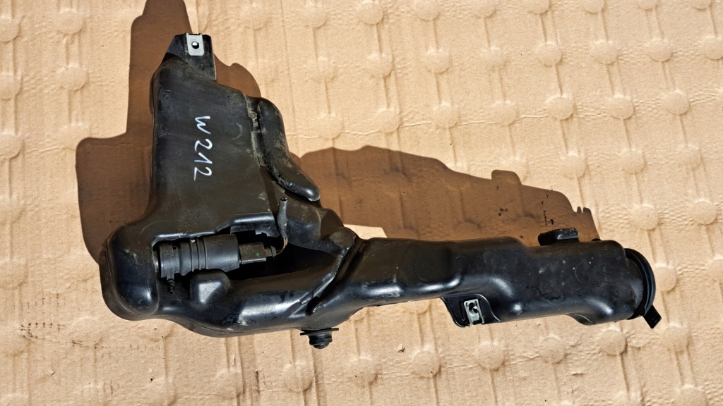 фото №1, Mercedes e-klasa w212 - бачок омывателя