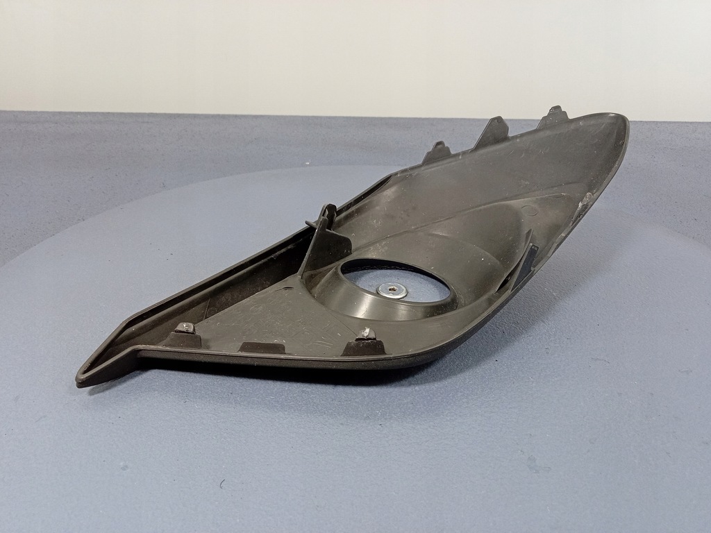 фото №11, Mazda 3 bm решётка бампера перед правая bjs8-50c11