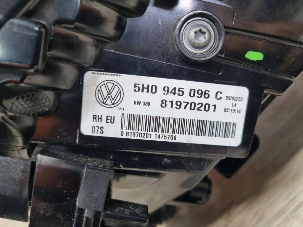 фото №10, Лампа задняя правая vw golf 8 5h0945096c