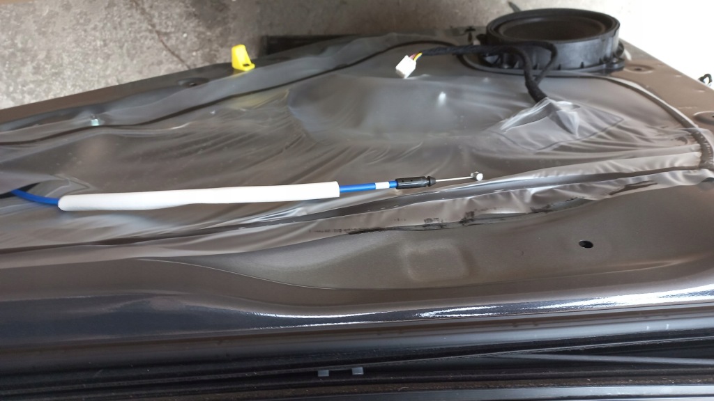 фото №3, Kia sportage v дверь задние правое