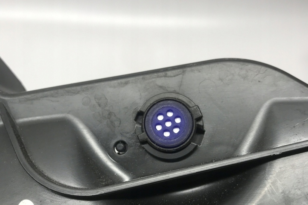 фото №8, Крышка фильтра воздуха bmw 3 f30, f80 9206487 2.0l бензиновый 180kw 2012