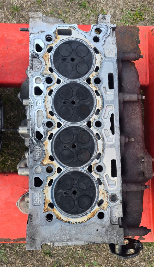 Купити Головка двигуна 9655911480 peugeot 308 1.6 hdi 110km 07-