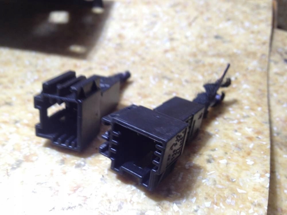 Купить Штекер колодка mercedes 2205458128