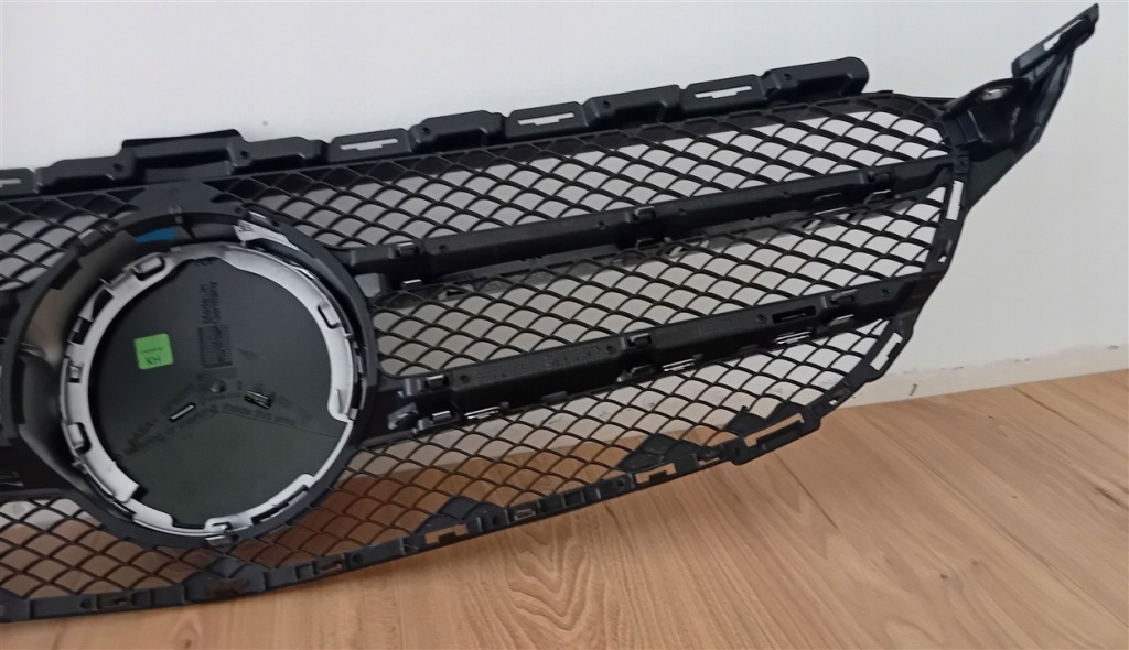 Решётка радиатора решётка радиатора под радар distronic mercedes c-klasa w205 a2058809804 с Разборки