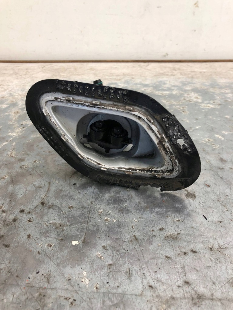 Купити Омивач лампи правий перед opel mokka 95147072