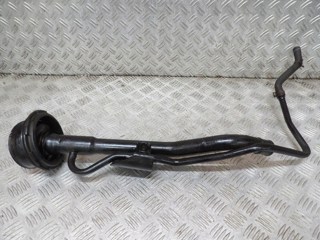 фото №1, Nissan navara d40 2,5 dci заливная горловина топлива труба