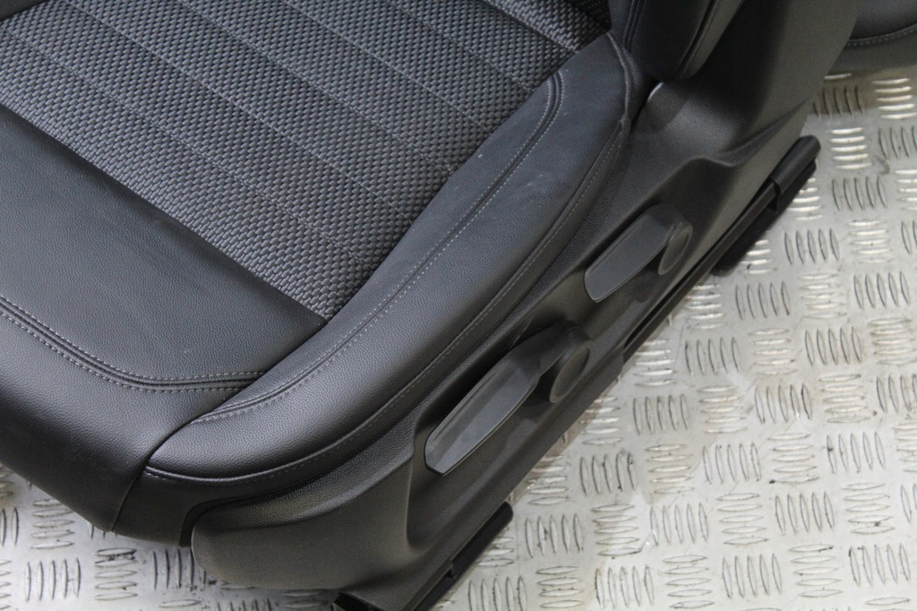 фото №6, Сиденья полукожа салон stelvio