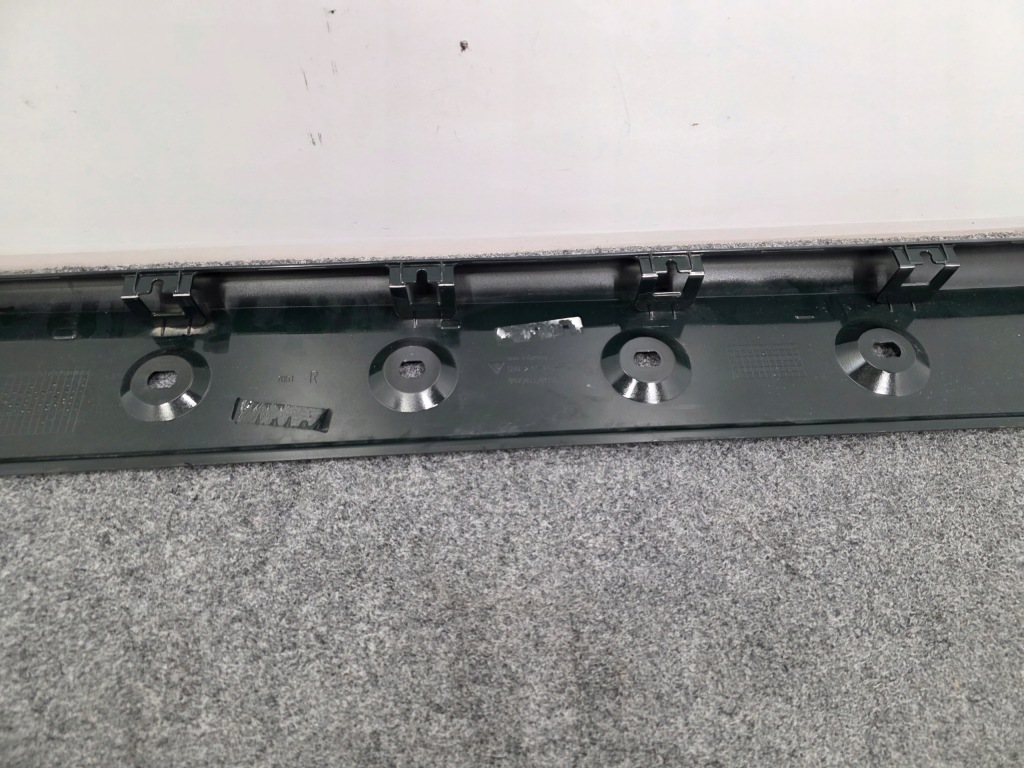 Накладка  порог правая порог porsche 911 992 992854884h 992854884j Цена