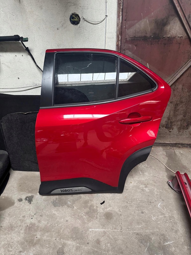 фото №1, Полный дверь левый задняя toyota yaris cross kross w-wa 3u5 2sz
