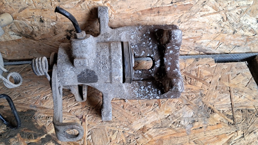 фото №4, Citroen c4 ii b7 ds4 суппорт тормозной задняя