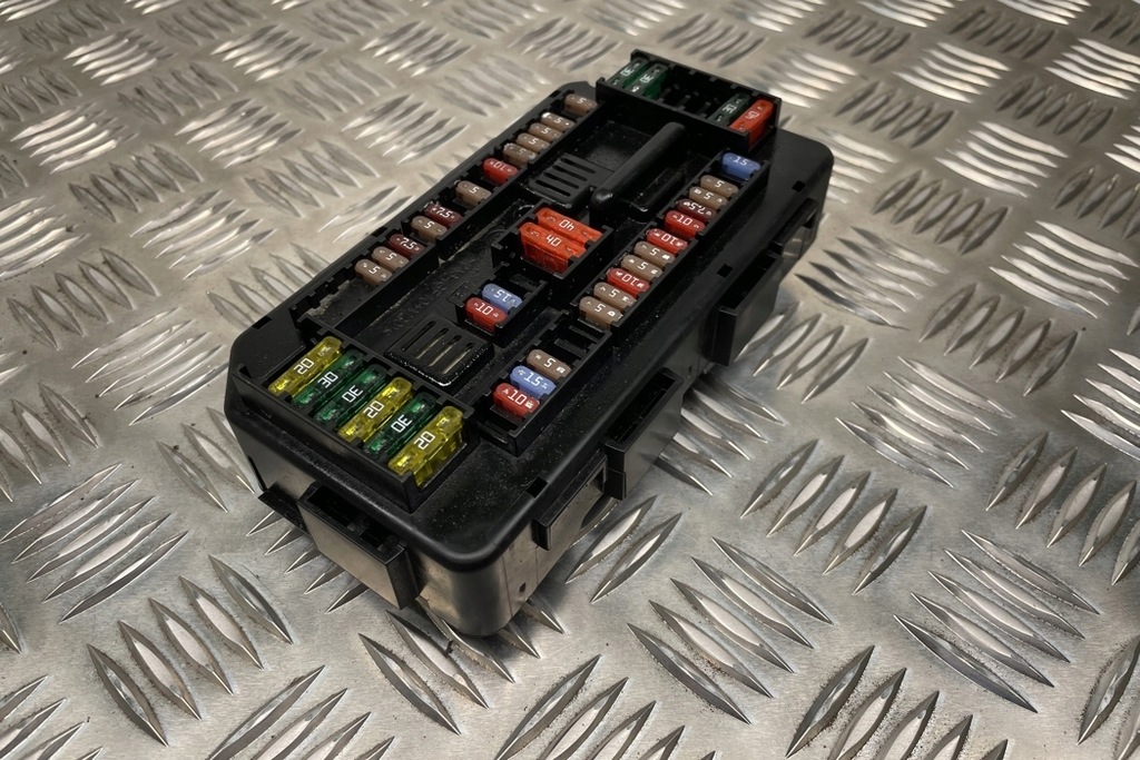 фото №7, Коробка предохранителей bmw 4 coupe f32, f82 9337879 2.0l бензиновый 135kw