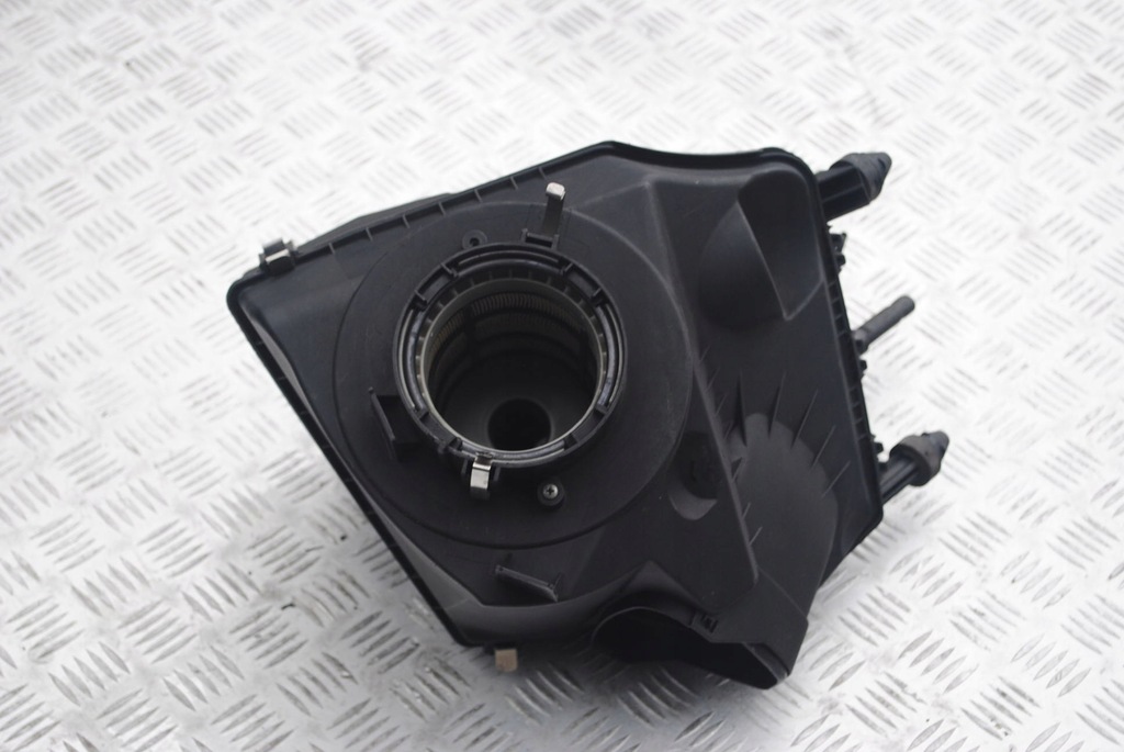 фото №2, Корпус фильтра воздуха 059133835e audi a6 c6