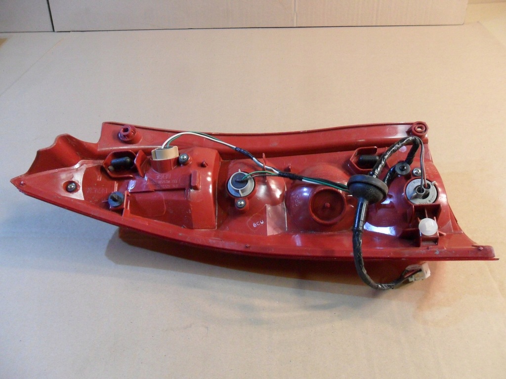 фото №15, Mazda premacy lift правая лампа задняя задняя 220-61961