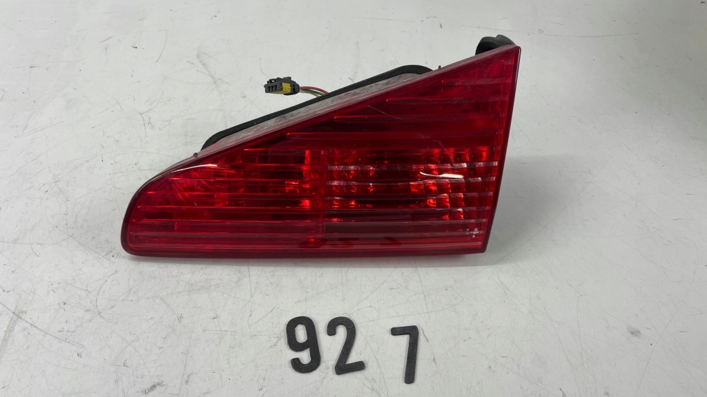 фото №1, Peugeot 607 правая лампа w крышка задняя оригинал