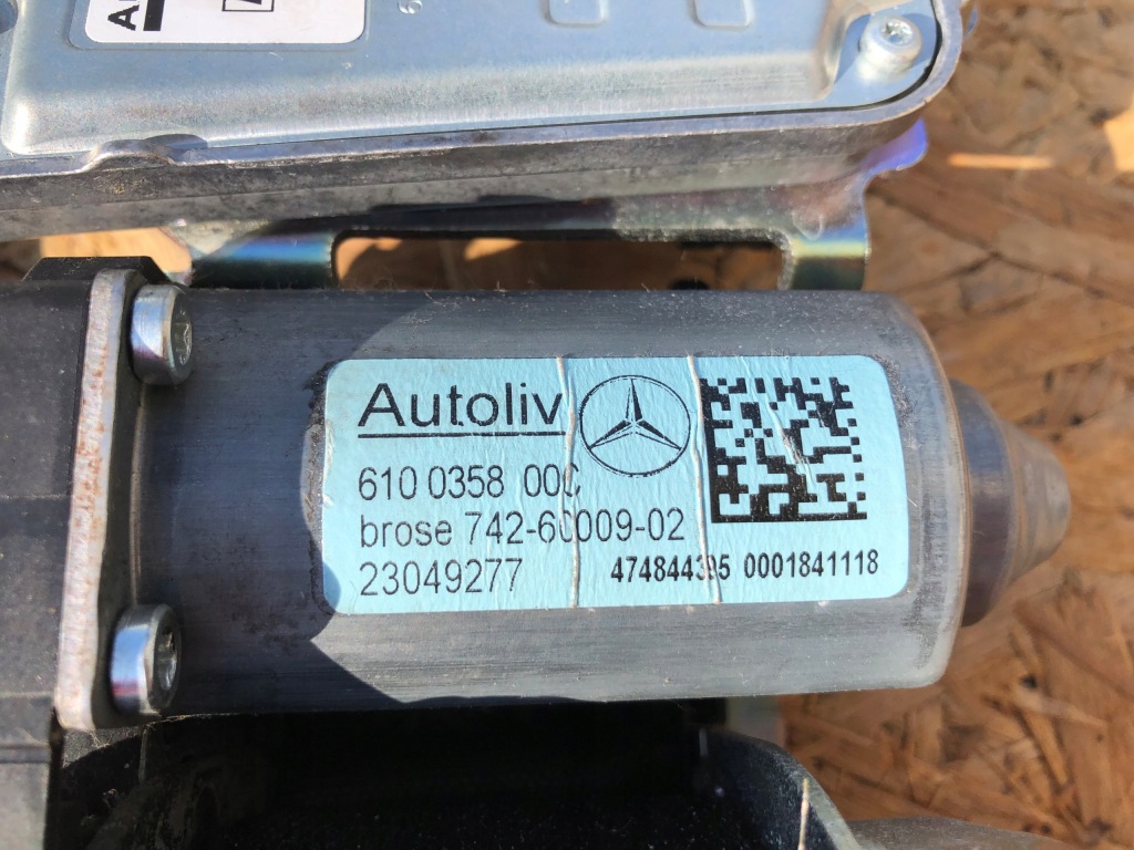 Pas безпеки правий mercedes e coupe w207 Недорого