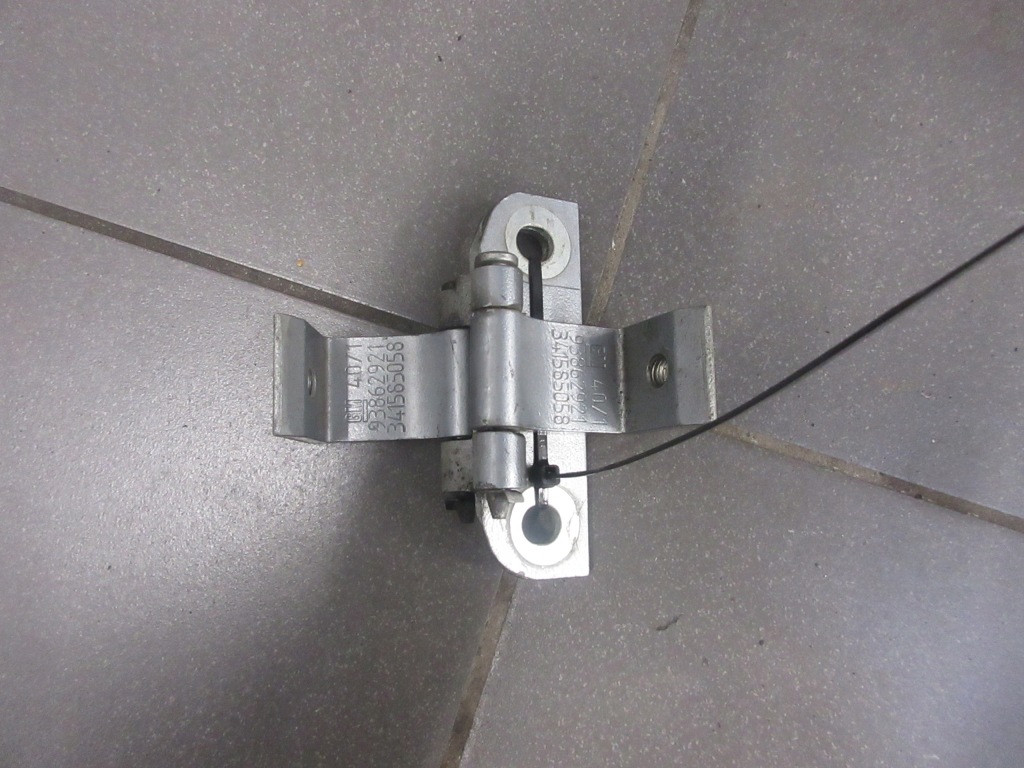 фото №1, Петли крышки багажника задняя zafira c z179 93862921