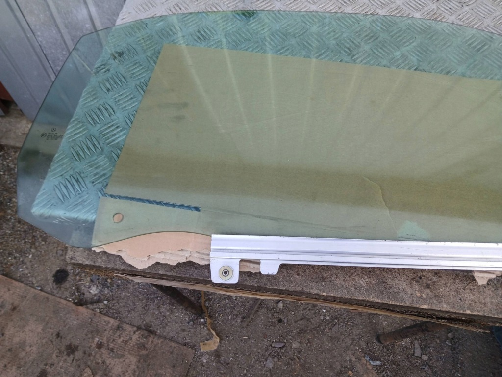 фото №7, Стекло дверь перед правая mercedes slk r170