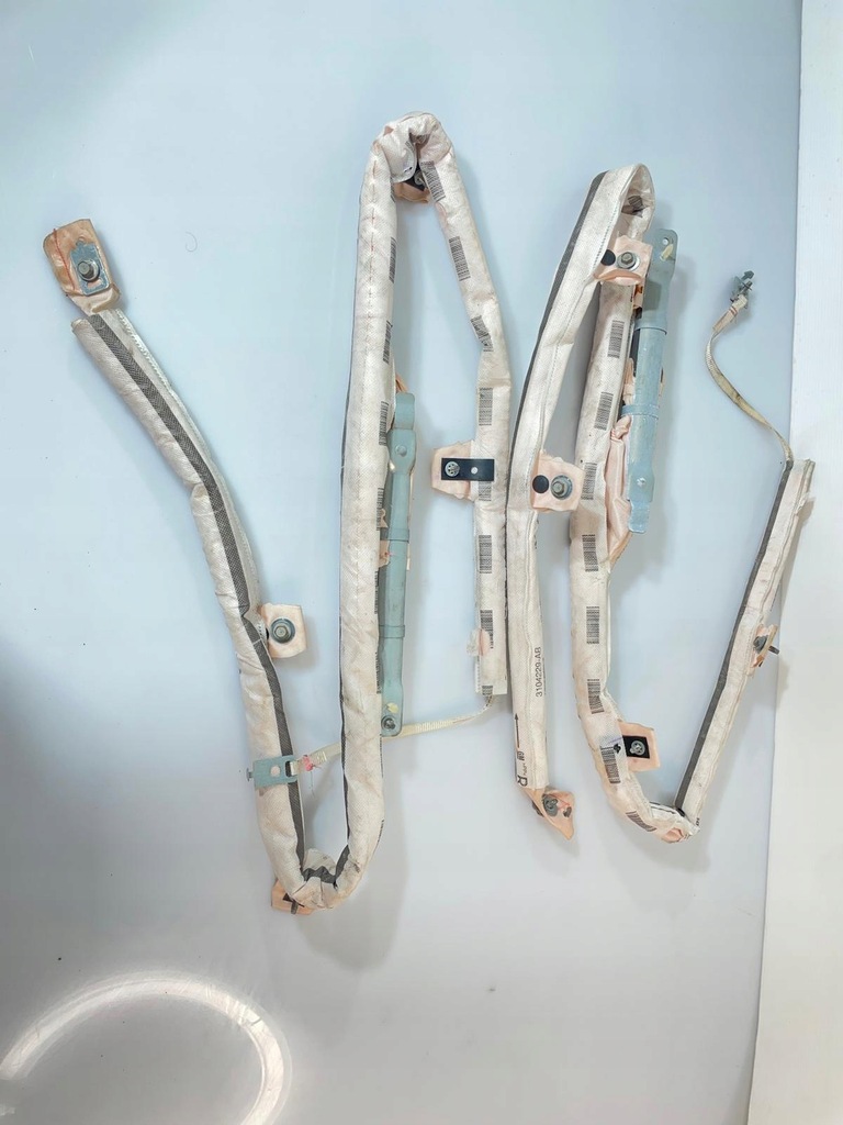 фото №1, Opel insignia b hb шторка безопасности левая 39200975 17rok --