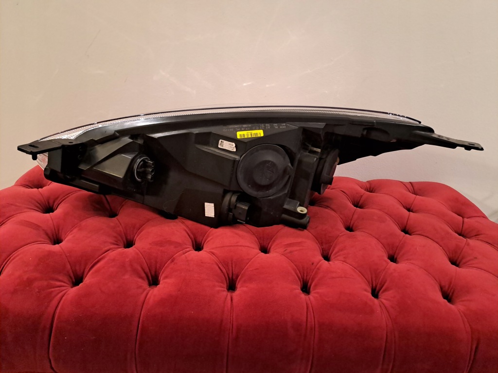 фото №3, Ford fiesta mk8 лампа правая перед led