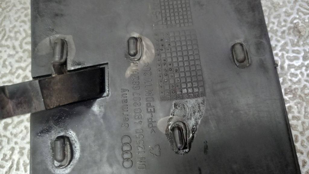 фото №9, Решётка бампера правая audi a6 c5 98r