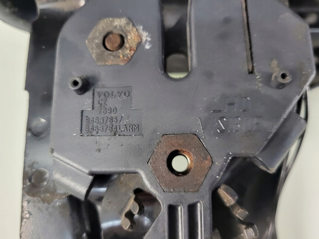 фото №11, Volvo s80 i lift pas передний верхний замок капот замки