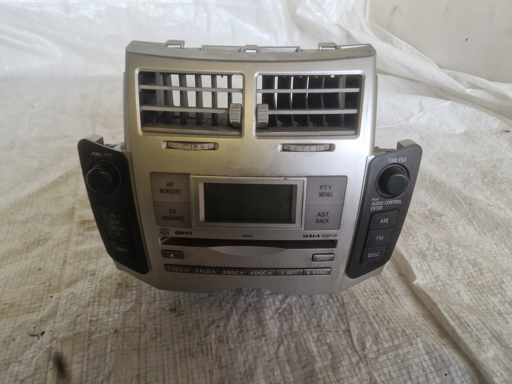 фото №1, Toyota corolla verso ii 86120-0f010 радіопрогравач радіо заводський